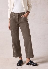 Широкие брюки Широкие брюки