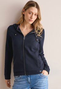 Толстовка Толстовка