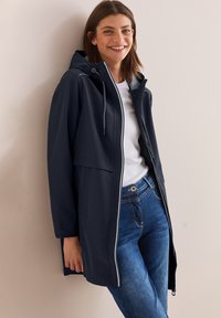 Короткое пальто Короткое пальто