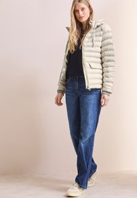 Зимняя куртка Зимняя куртка