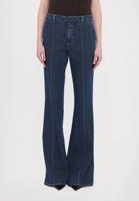 Джинсы бойфренда Джинсы бойфренда