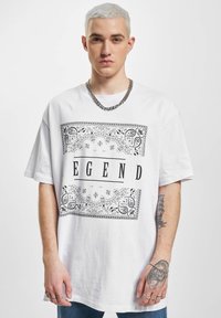 Футболка Футболка