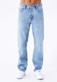 Прямые джинсы Прямые джинсы