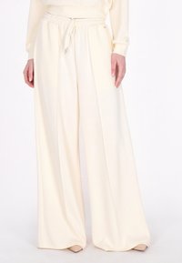 Широкие брюки Широкие брюки