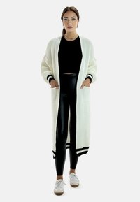 Длинный кардиган Длинный кардиган