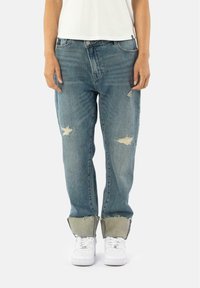 Прямые джинсы Прямые джинсы