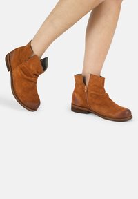 Широкие сапоги Широкие сапоги