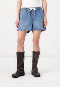 Джинсовые шорты Джинсовые шорты