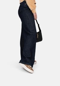 Сникерсы Сникерсы