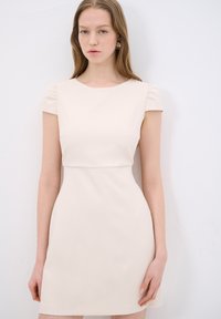 Платье футляр Платье футляр