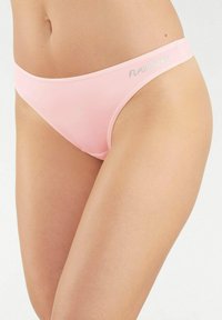 Стринги Стринги