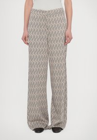 Широкие брюки Широкие брюки