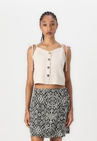 Топ на бретельках Топ на бретельках