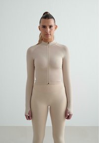 Спортивная толстовка Спортивная толстовка