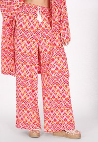 Широкие брюки Широкие брюки