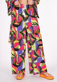 Широкие брюки Широкие брюки