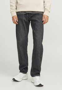 Прямые джинсы Прямые джинсы