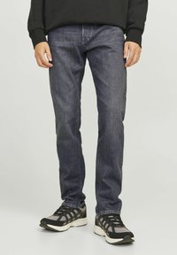 Прямые джинсы Прямые джинсы