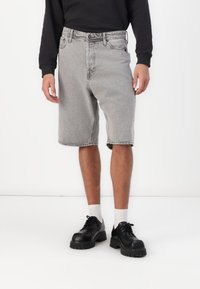 Шорты Шорты