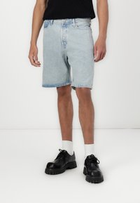 Шорты Шорты