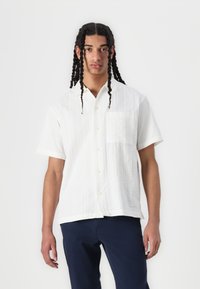 Рубашка с коротким рукавом Рубашка с коротким рукавом