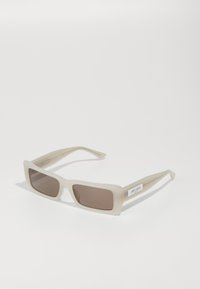 Солнечные очки Солнечные очки