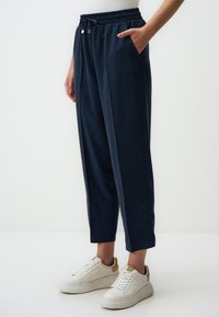 Спортивные штаны Спортивные штаны