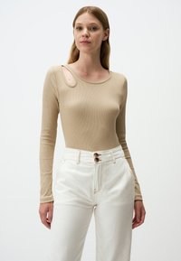 Лонгслив Лонгслив