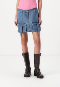 Юбка с накладными карманами Юбка с накладными карманами