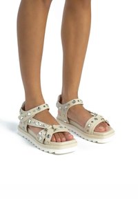 Походные сандалии Походные сандалии