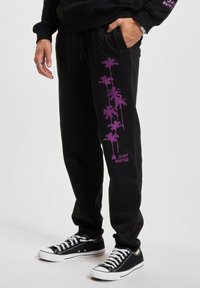 Спортивные штаны Спортивные штаны