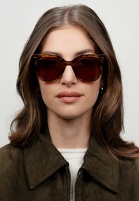 Солнечные очки Солнечные очки