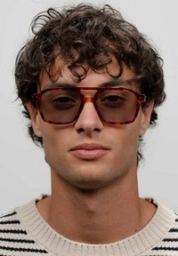 Солнечные очки Солнечные очки