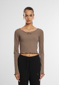 Пуловер Пуловер