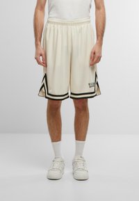 Шорты Шорты