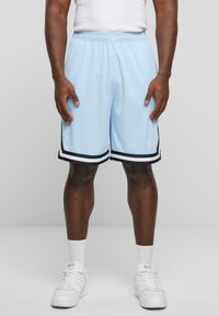 Шорты Шорты