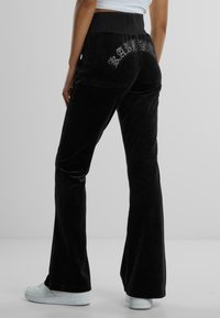 Спортивные штаны Спортивные штаны