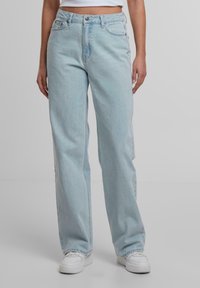 Прямые джинсы Прямые джинсы