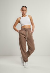 Спортивные штаны Спортивные штаны