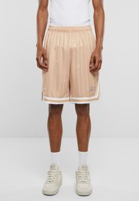 Шорты Шорты