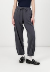 Широкие брюки Широкие брюки