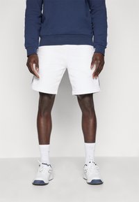 Шорты Шорты