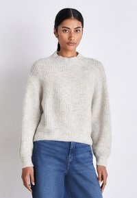 Пуловер Пуловер