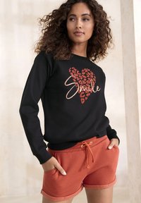 Шорты Шорты