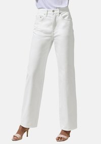 Прямые джинсы Прямые джинсы