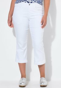 Короткие джинсы Короткие джинсы