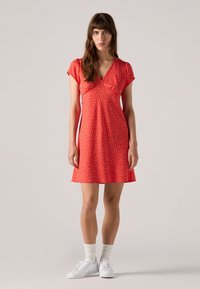 Короткое платье Короткое платье