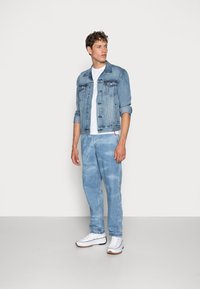 Футболка Футболка