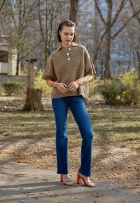 Клешеные брюки Клешеные брюки