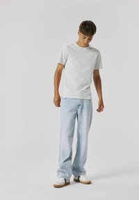 Джинсы Джинсы